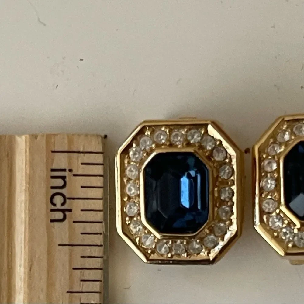 CHRISTIAN DIOR Woman vintage clip earrings blue stone